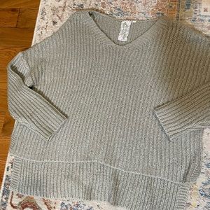 NEW OVERSIZED SWEATER